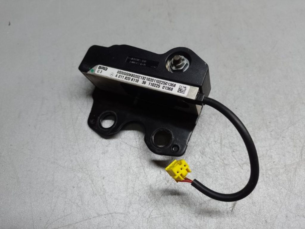 A 011 820 61 10 | Датчик передн. прав. MERCEDES GL-CLASS X164 06-12