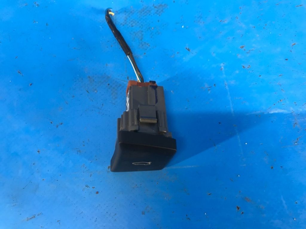 DP5Z-54432A38-AA | Кнопка відкриття багажника внутрішня LINCOLN MKZ 13-20 - Фото 2