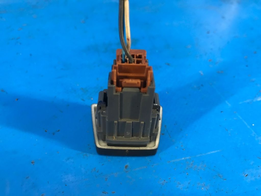 DP5Z-54432A38-AA | Кнопка відкриття багажника внутрішня LINCOLN MKZ 13-20 - Фото 3