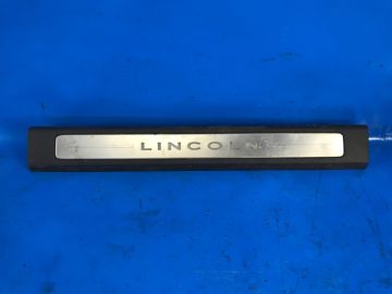 Накладка порога внутрішня прав. LINCOLN MKZ 13-20