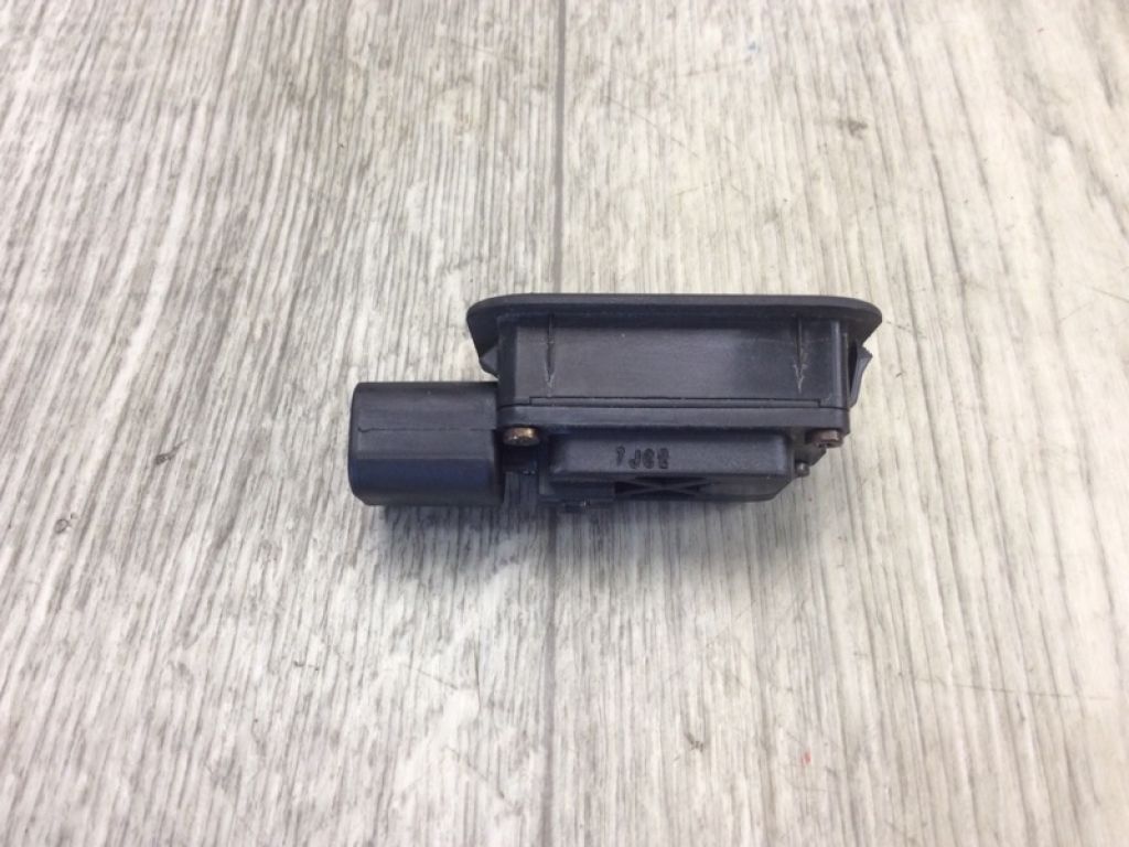 DJ5Z-9C888-A | Кнопка открывания багажника наружная FORD ESCAPE 12-19 - Фото 2