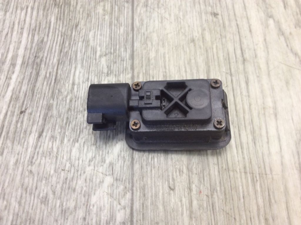 DJ5Z-9C888-A | Кнопка открывания багажника наружная FORD ESCAPE 12-19 - Фото 3