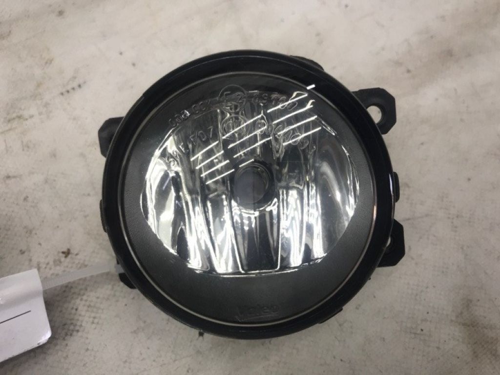 26150-3NB1A | Протитуманна фара NISSAN LEAF 10-17