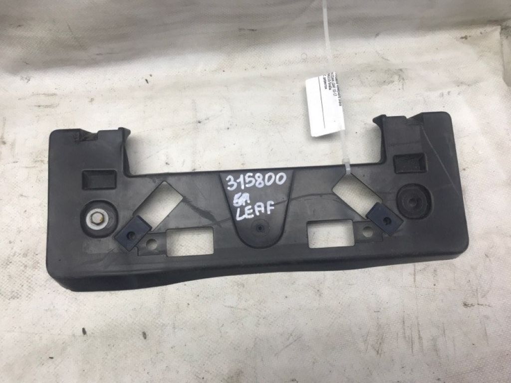 96210-3NA0A | Майданчик номерного знаку NISSAN LEAF 10-17
