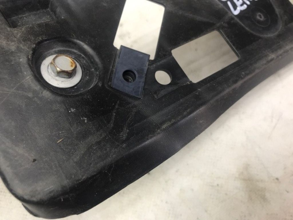 96210-3NA0A | Майданчик номерного знаку NISSAN LEAF 10-17 - Фото 2