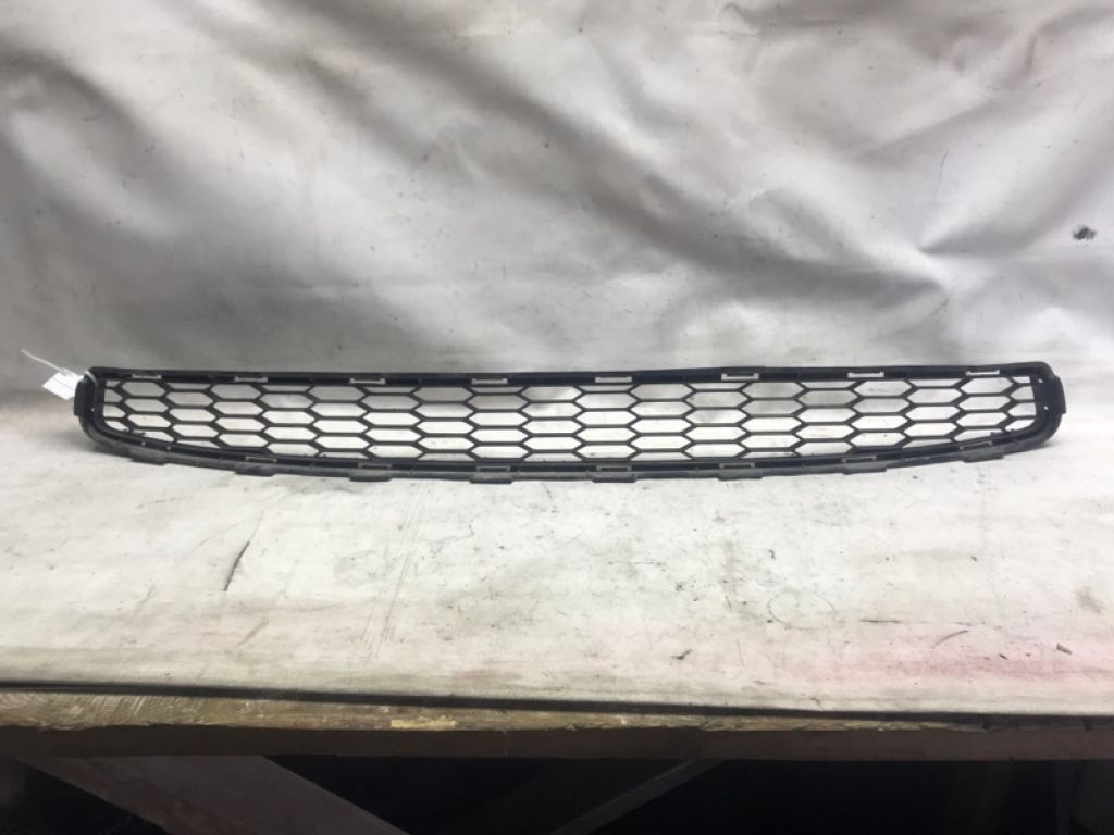 62256-3NA5A | Решетка переднего бампера NISSAN LEAF 10-17