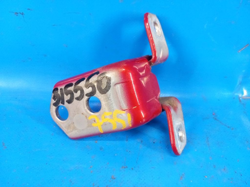 F151-59-210B | Петля двери верхняя передн. лев. MAZDA 3 BL 09-13