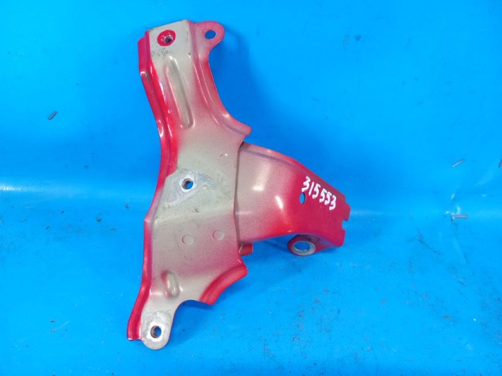 BBM4-52-140 | Кронштейн крила прав. MAZDA 3 BL 09-13