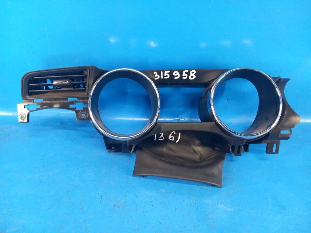 HR3Z-63044D70-BA | Консоль панелі приладів FORD MUSTANG 15-
