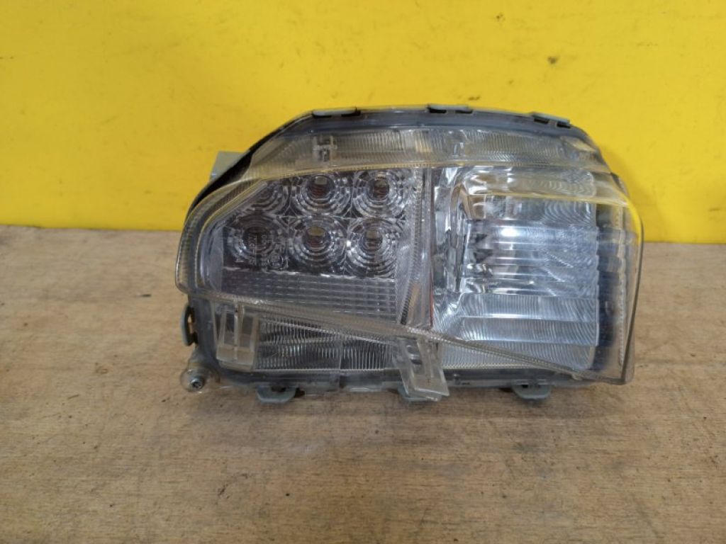 8151147060 | Повторювач повороту прав. TOYOTA PRIUS - 30 09-17