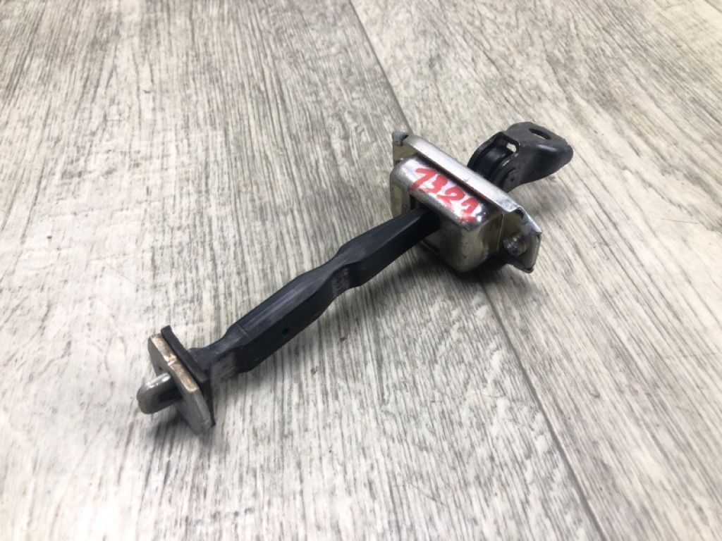 80430-4EA0A | Обмежувач дверей передн. лів. NISSAN QASHQAI/ROGUE SPORT 14-