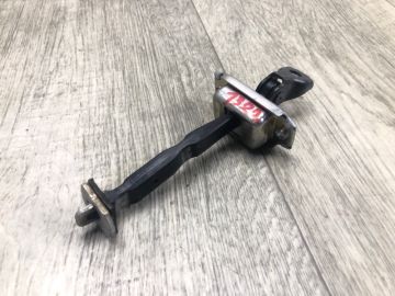 Обмежувач дверей передн. лів. NISSAN QASHQAI/ROGUE SPORT 14-