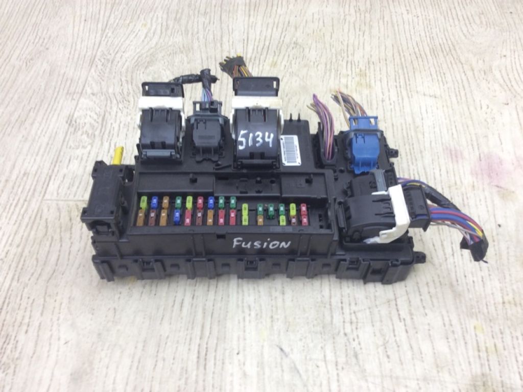 GU5Z-15604-T | Блок предохранителей салон FORD FUSION 14-