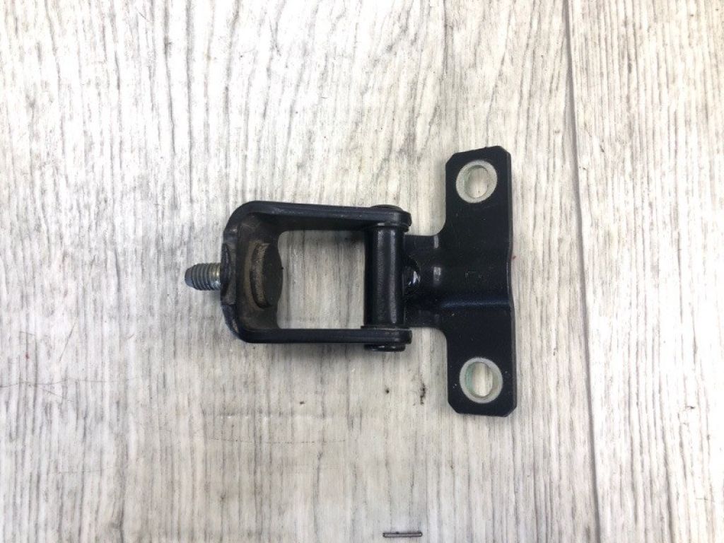 MR556091 | Петля крышки багажника MITSUBISHI OUTLANDER XL 05-13 - Фото 2