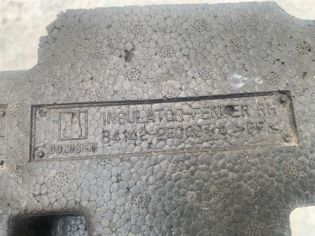 84142-2E000 | Пильовик крила передн. прав. HYUNDAI TUCSON 04-10 - Фото 3