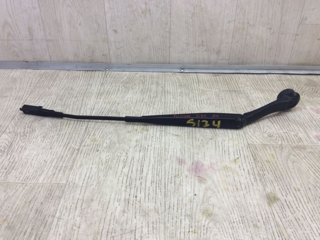 DS7Z-17526-A | Повідець склоочисника передній прав. FORD FUSION 14-