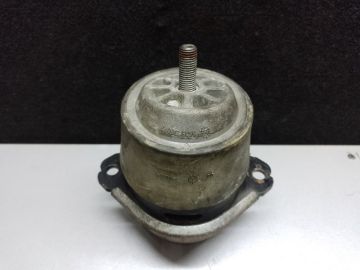 Подушка двигателя VOLKSWAGEN TOUAREG 02-10