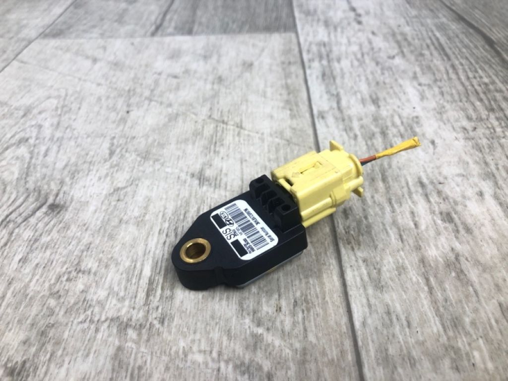959203K000 | Датчик удару KIA FORTE/CERATO TD 08-13
