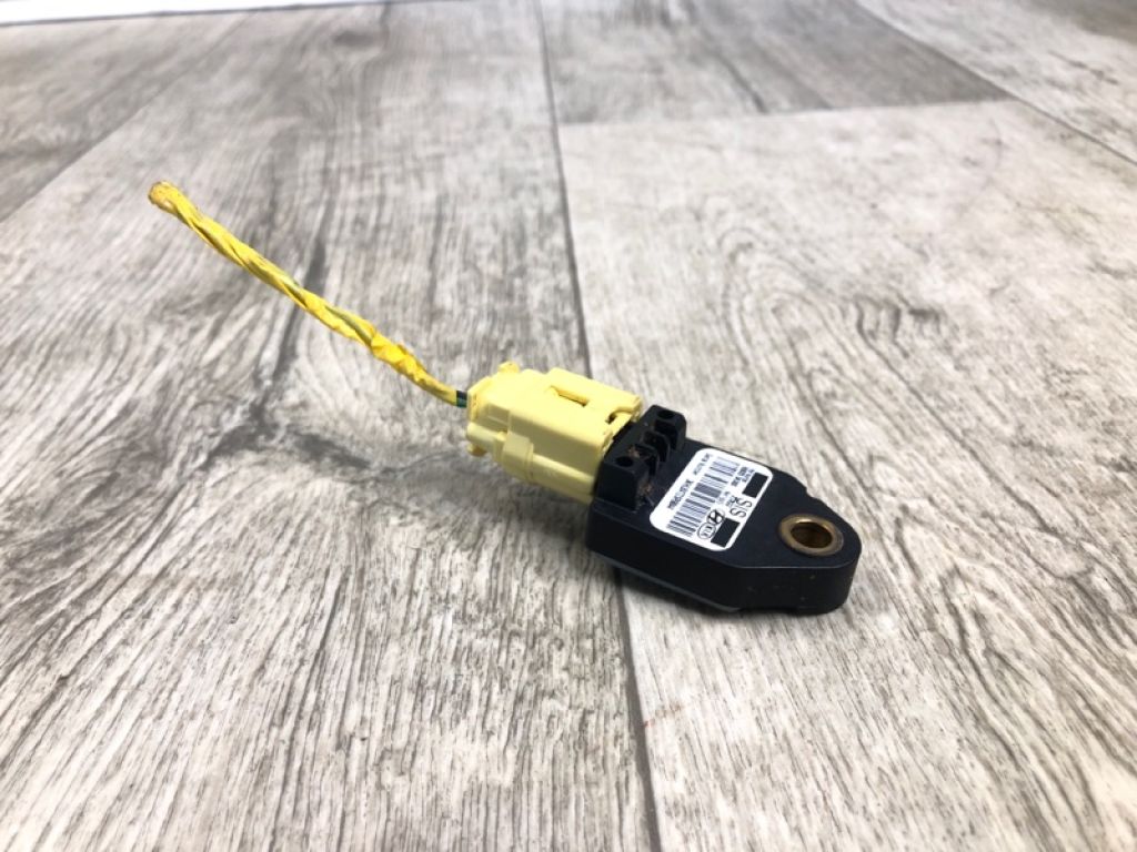 959203K000 | Датчик удару KIA FORTE/CERATO TD 08-13