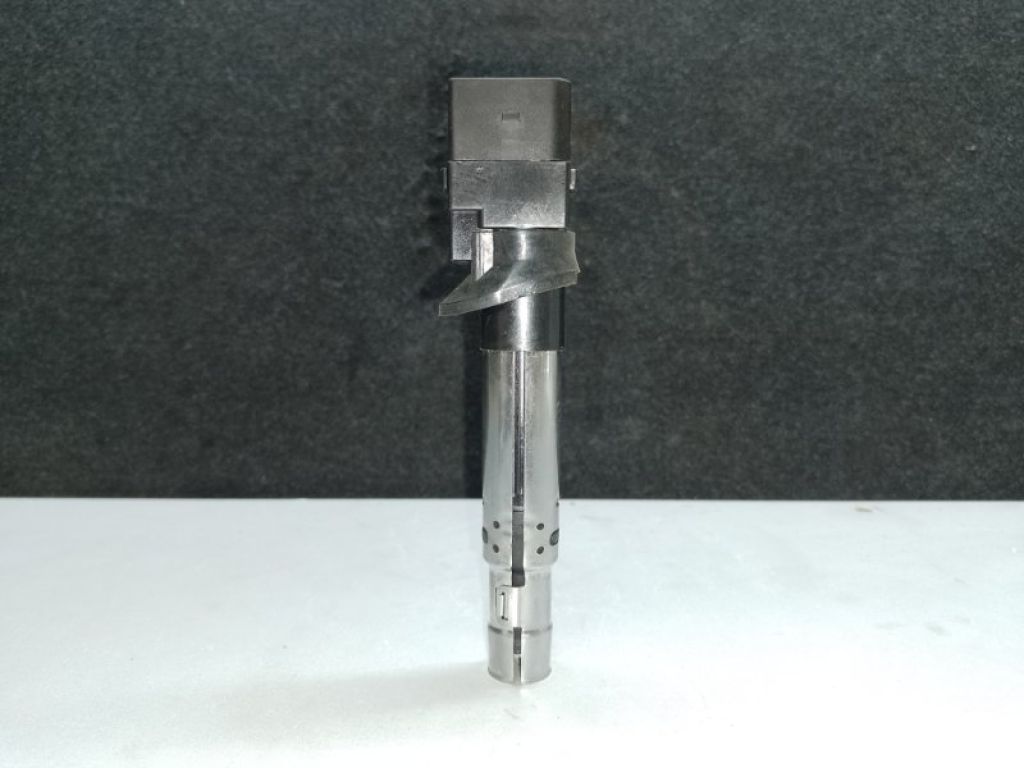 022 905 715 A | Катушка зажигания VOLKSWAGEN TOUAREG 02-10