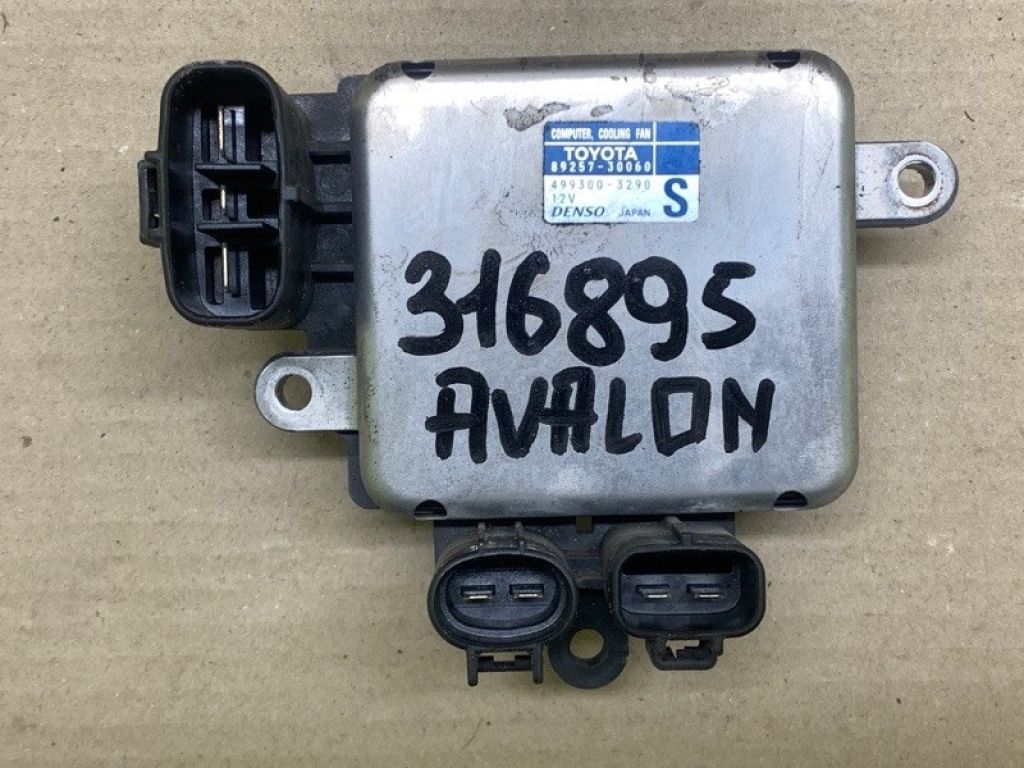 89257-30060 | Блок керування вентилятором радіатора TOYOTA AVALON 05-12