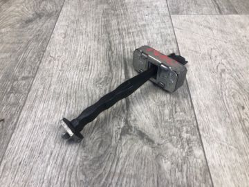 Обмежувач дверей задн. прав. INFINITI Q50 15-20