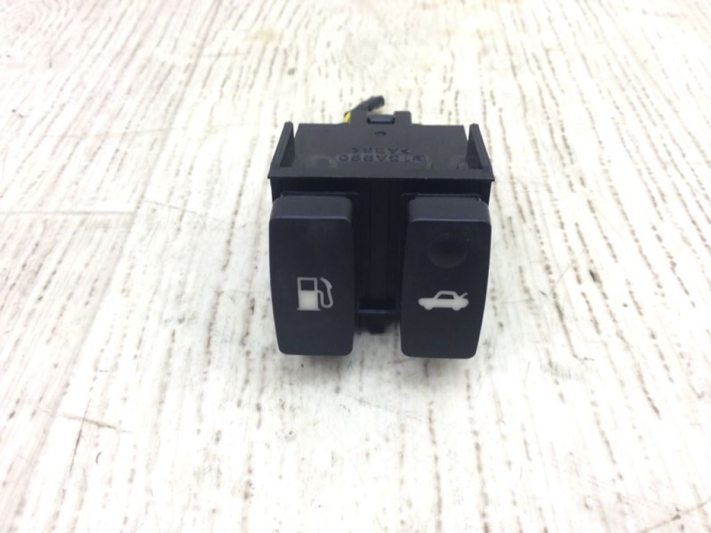 8484033080 | Кнопка открывания багажника внутренняя LEXUS ES350 06-12