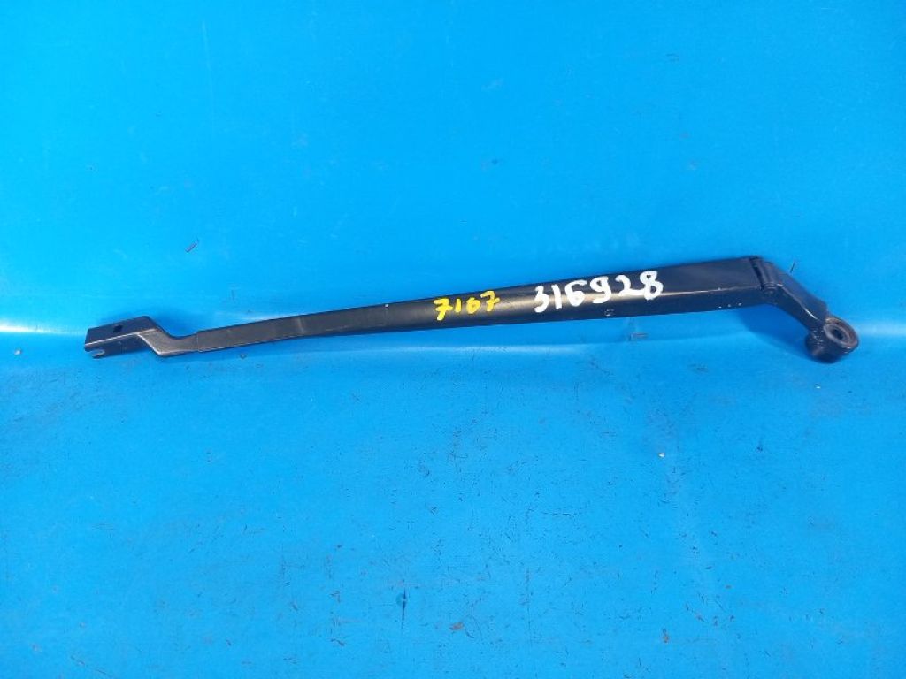 85221-47160 | Поводок стеклоочистителя передний лев. TOYOTA PRIUS 16-