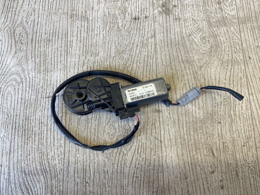 911927-104 | Моторчик регулировки сиденья передн. прав. SUBARU LEGACY 09-15 BM