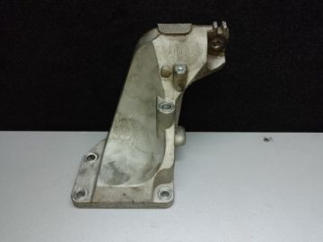 Кронштейн опори двигуна лів. INFINITI M35/M45 04-10