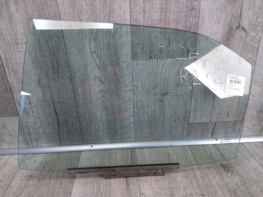 68114-33170 | Скло дверей задн. лів. TOYOTA CAMRY 50 12-15