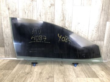 Скло дверей передн. прав. TOYOTA CAMRY 70 17-