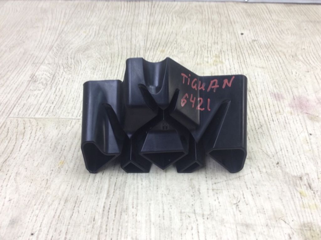 5N0857889A | Усилитель торпедо VOLKSWAGEN TIGUAN 08-17
