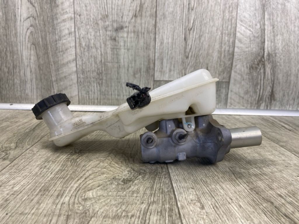 DG9Z-2140-D | Головний гальмівний циліндр FORD FUSION 14-