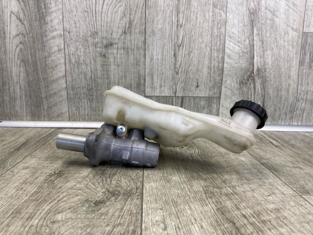 DG9Z-2140-D | Головний гальмівний циліндр FORD FUSION 14- - Фото 2