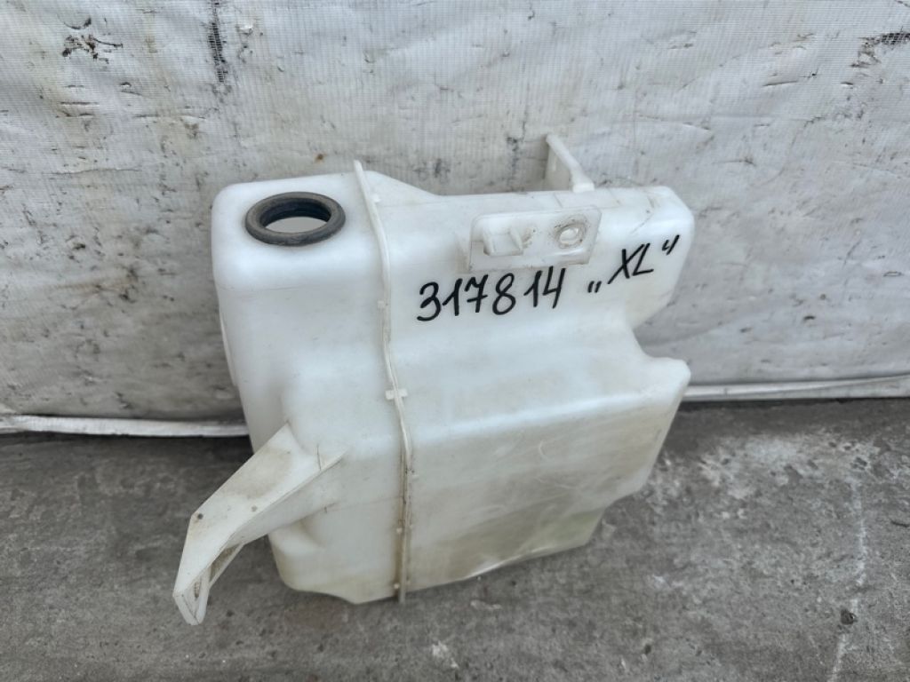 8260A094 | Бачок омивача MITSUBISHI OUTLANDER XL 05-13 - Фото 2