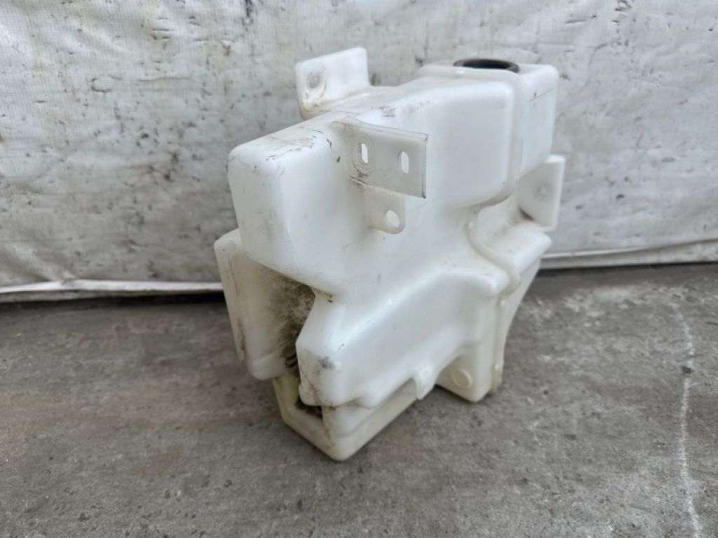 8260A094 | Бачок омивача MITSUBISHI OUTLANDER XL 05-13 - Фото 4