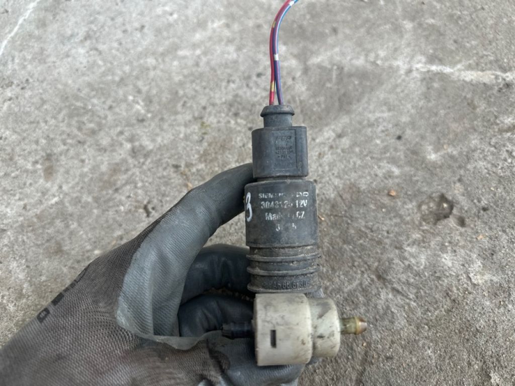 8260A059 | Насос омивача скла MITSUBISHI OUTLANDER XL 05-13 - Фото 3