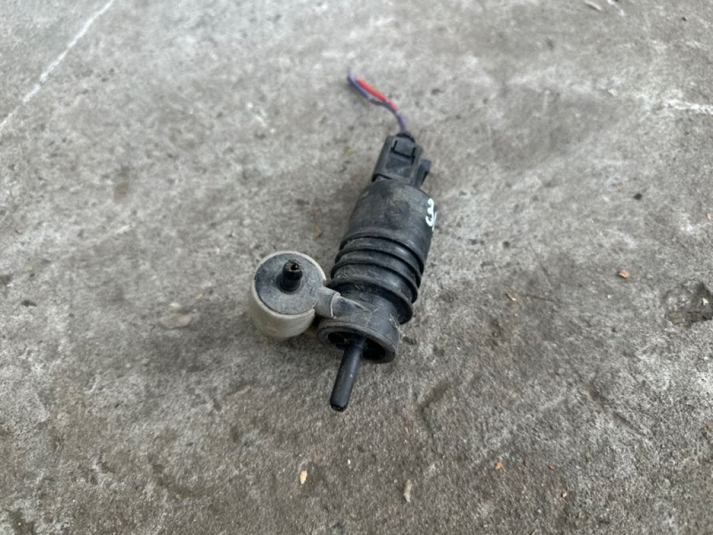8260A059 | Насос омывателя стекла MITSUBISHI OUTLANDER XL 05-13