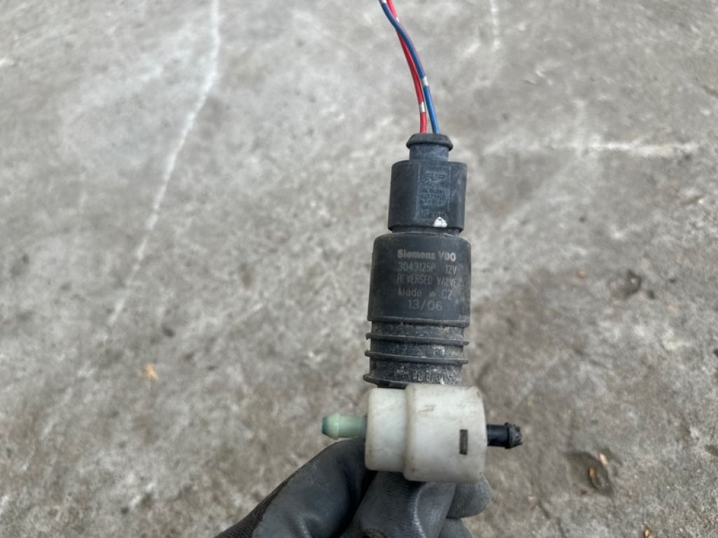 8260A059 | Насос омывателя стекла MITSUBISHI OUTLANDER XL 05-13 - Фото 3