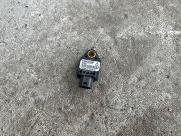 Датчик удара передн. MITSUBISHI OUTLANDER XL 05-13