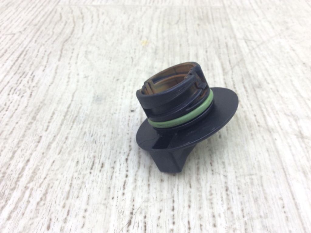 YS4Z-6766-BB | Кришка олійно-заливної горловини FORD FUSION 14- - Фото 2