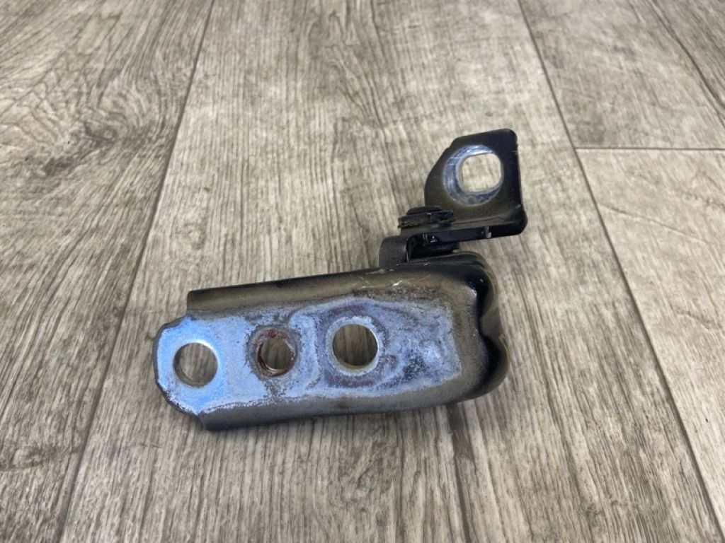BB5Z-7822800-C | Петля двері верхня передн. прав. FORD FUSION 14-