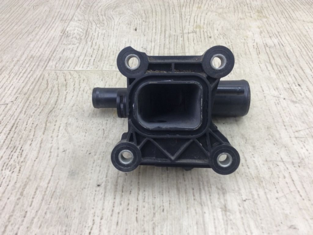 CP9Z-8K556-B | Трійник системи охолодження FORD FOCUS 10-18 - Фото 4