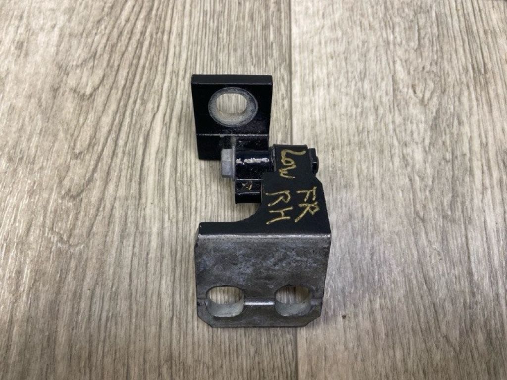 50525346 | Петля двері нижня передн. прав. FIAT 500L (330) 12-17