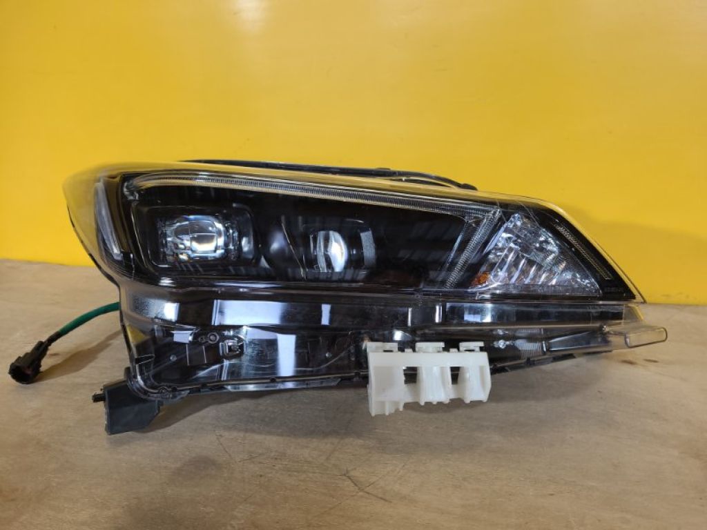 260105SH5A | Фара прав. NISSAN LEAF 18-