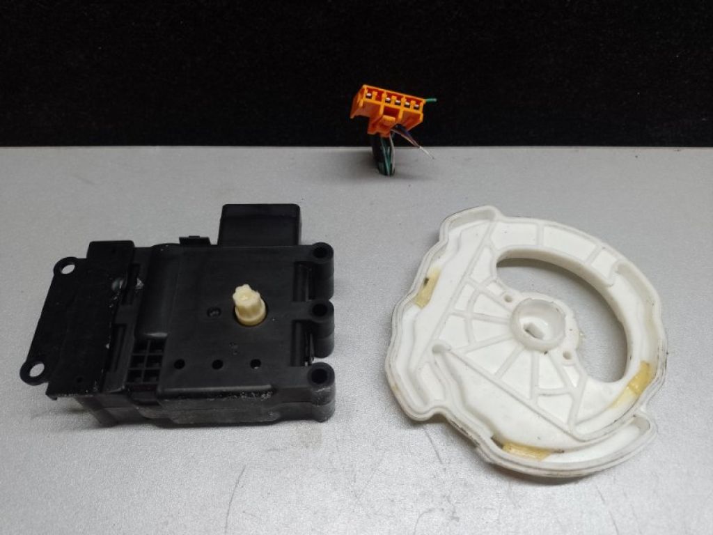 KD45-61-A30 | Моторчик заслінки пічки MAZDA 3 BM 13-19