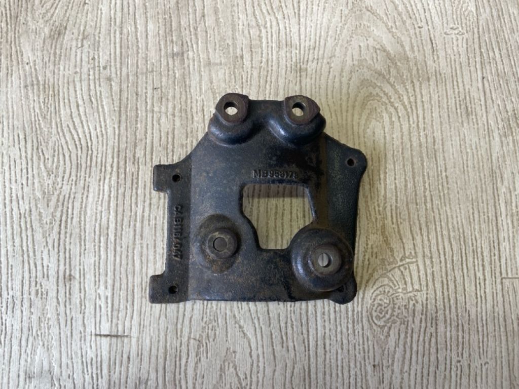 MB958179 | Кронштейн компресора кондиціонера MITSUBISHI CARISMA 95-04