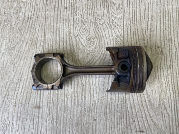 Шатун MITSUBISHI CARISMA 95-04