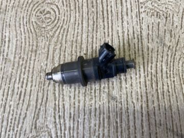 Форсунка топливная MITSUBISHI CARISMA 95-04